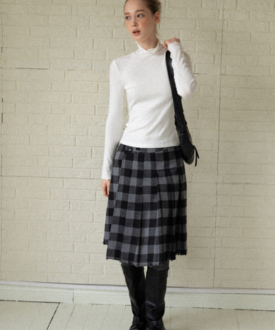 バックレーススカラップハイネックカットソー