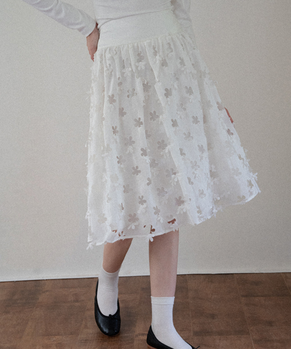 ハイウエストフラワーカットワークスカート