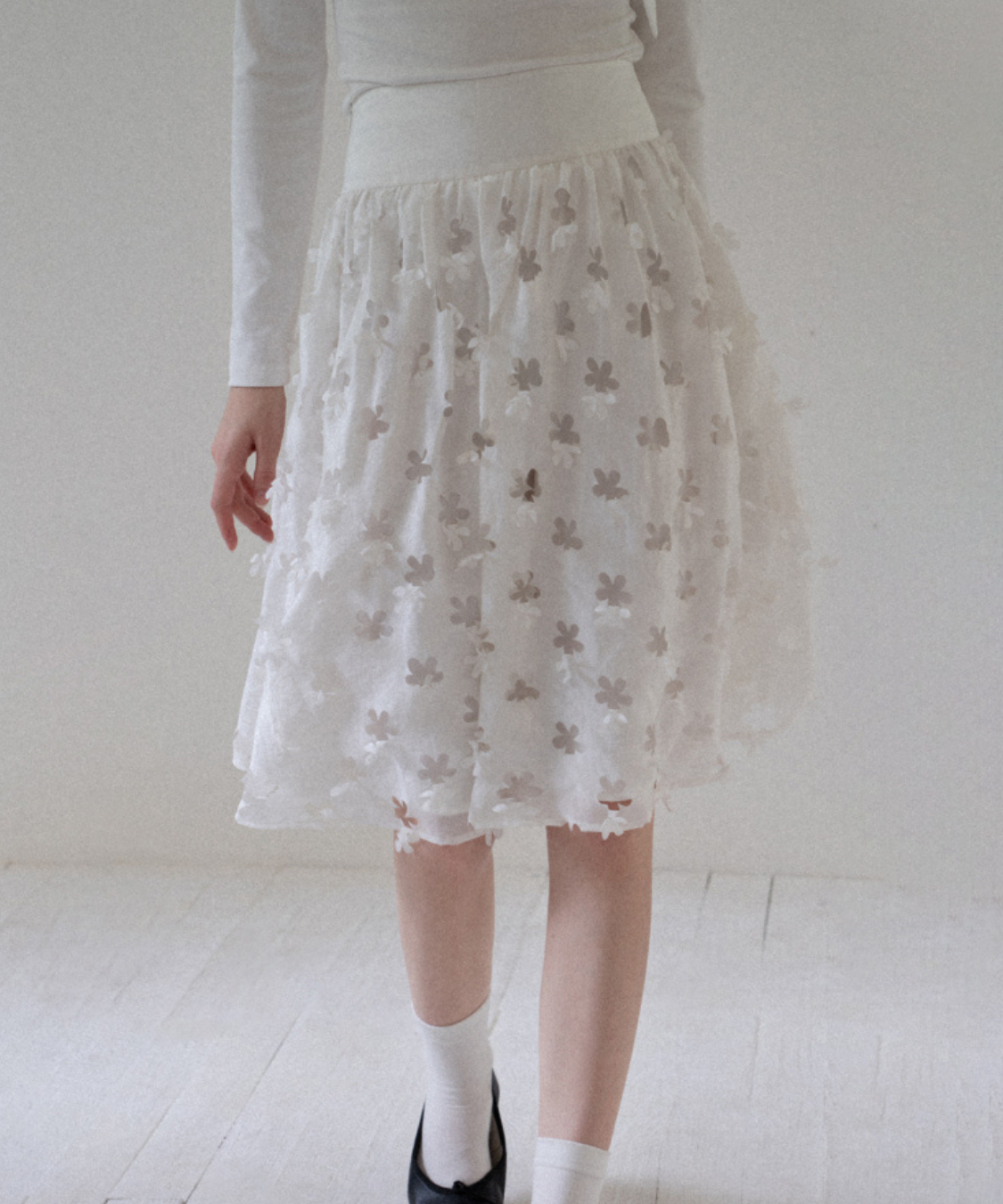 ハイウエストフラワーカットワークスカート