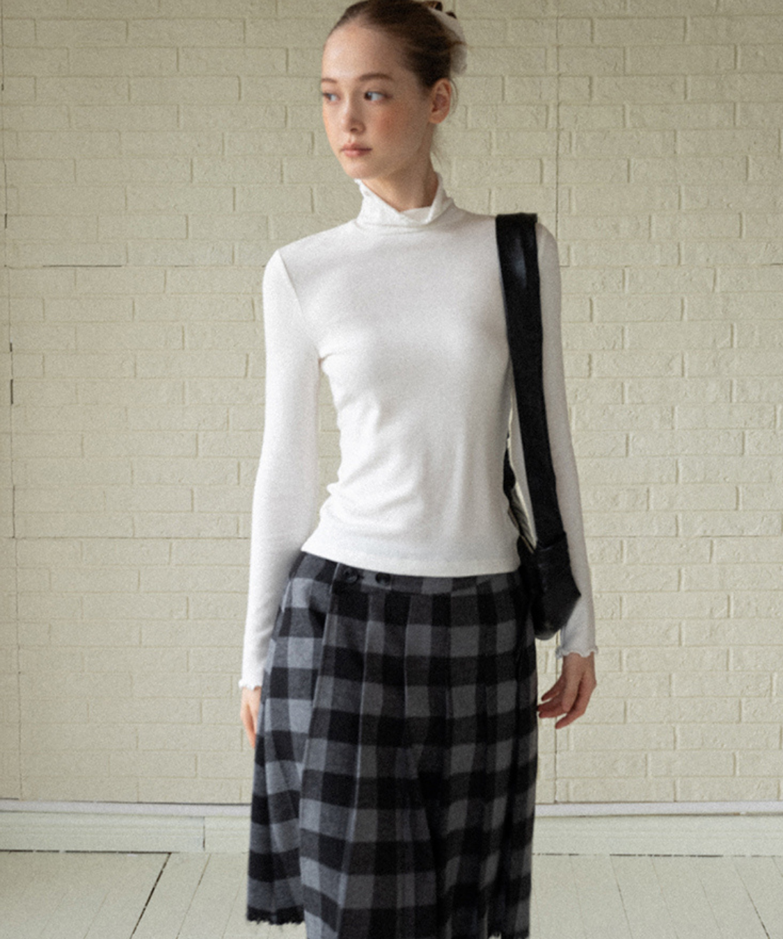 バックレーススカラップハイネックカットソー