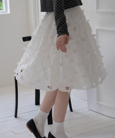 ハイウエストフラワーカットワークスカート