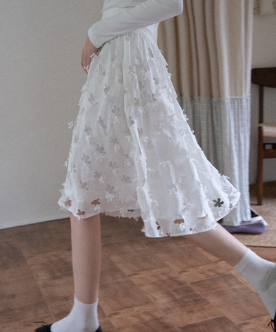 ハイウエストフラワーカットワークスカート