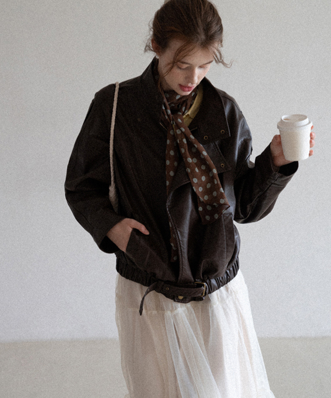 スタンドカラー ベルト付きフェイクレザーブルゾン