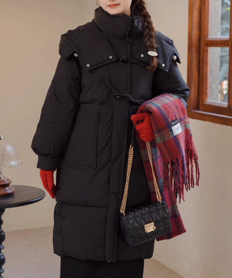 In winter, create a mature look with a black outerwear