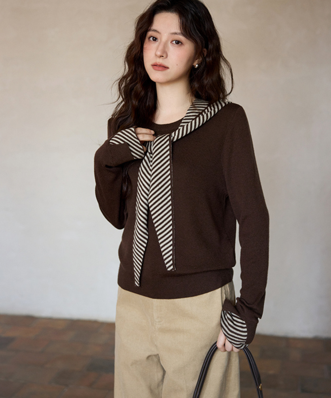 ボーダーフードショール付きクルーネックニットトップス