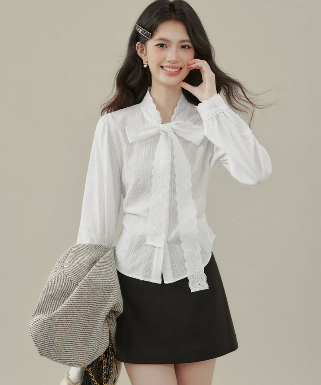 レースボウタイドビーブラウス