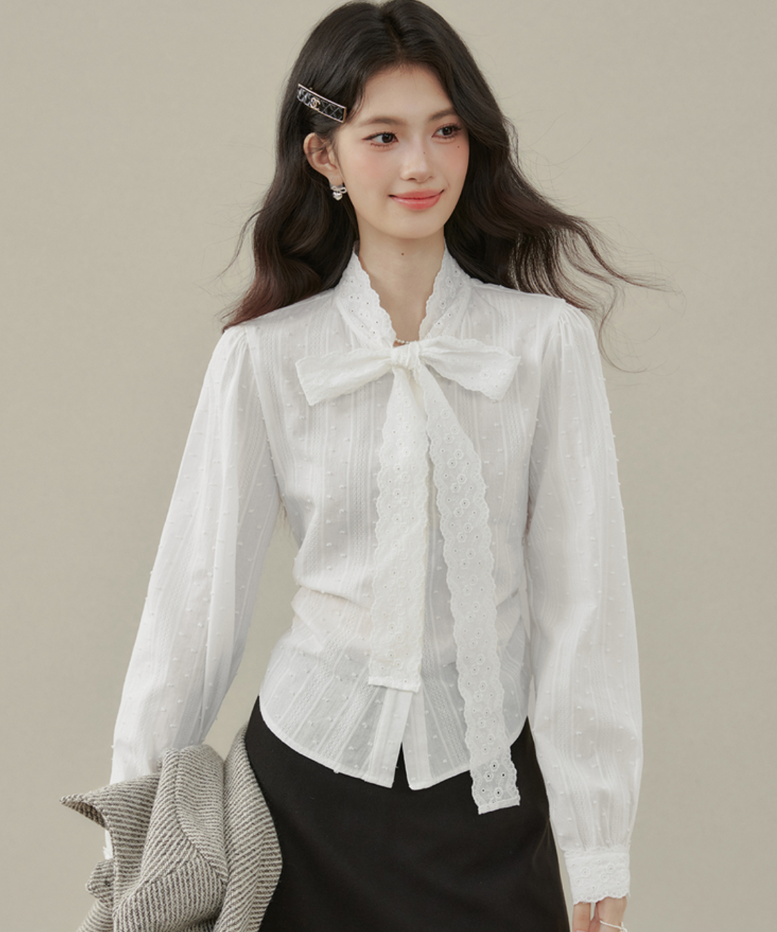 レースボウタイドビーブラウス