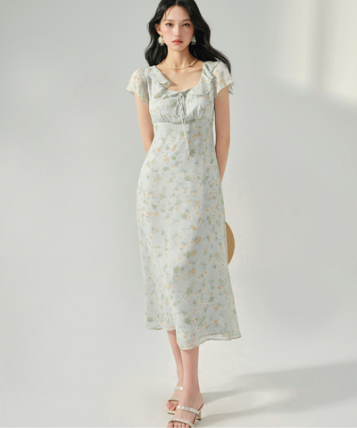 フリルスリーブ胸元リボン付きワンピース