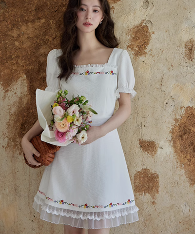 フラワー刺繍スカラップレース切替ミニワンピース
