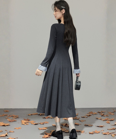 チェックカフスVネックフレアニットワンピース