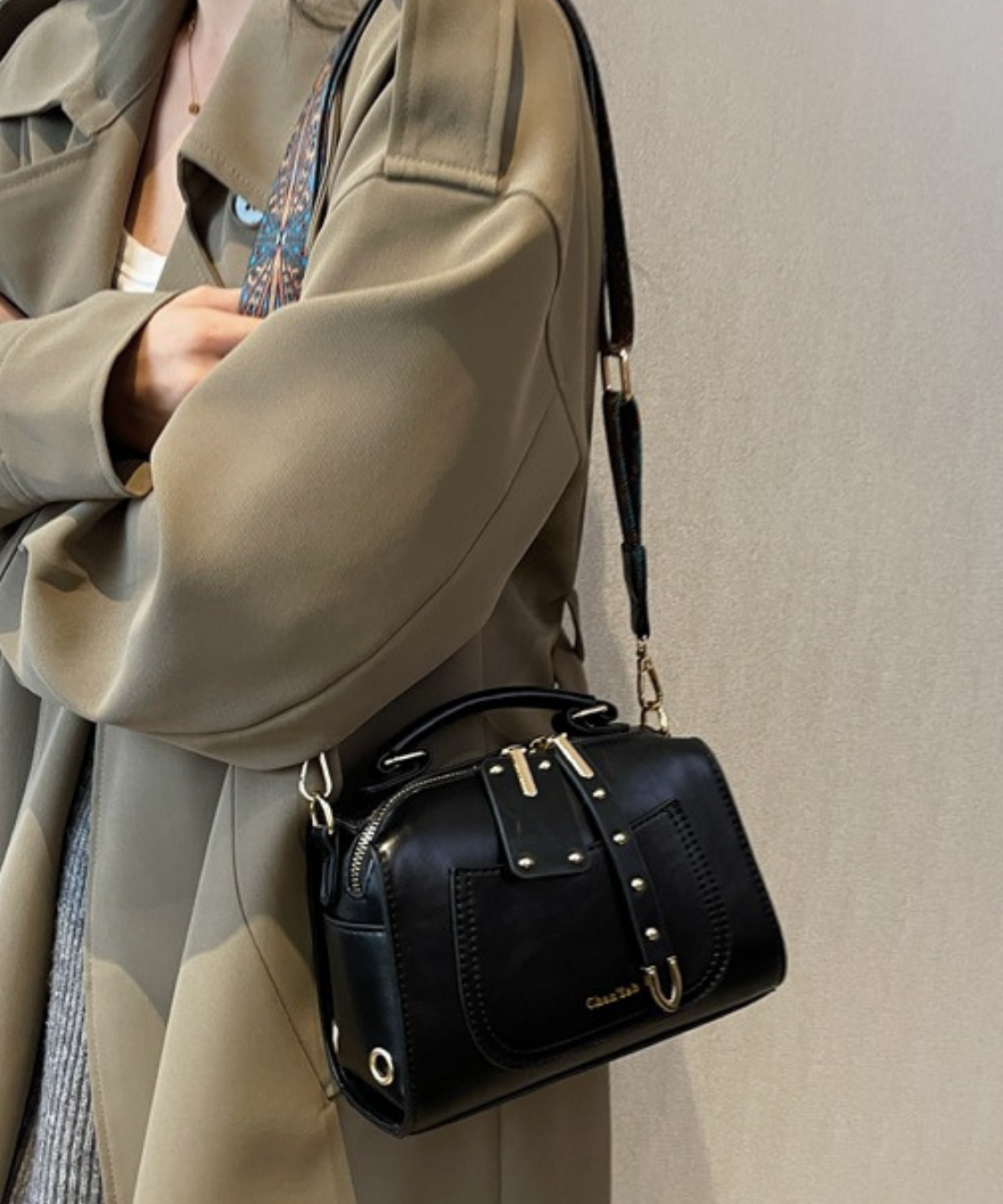 ベルトフラップ2wayレザー調スクエアバッグ