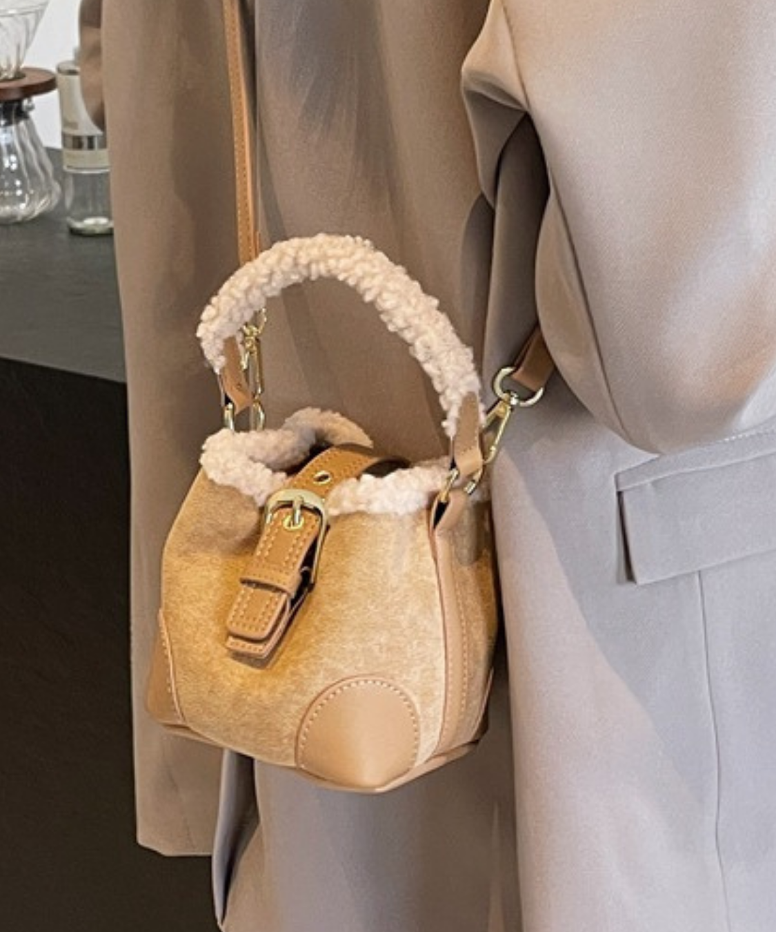 ボアハンドル2wayスエードバケットバッグ