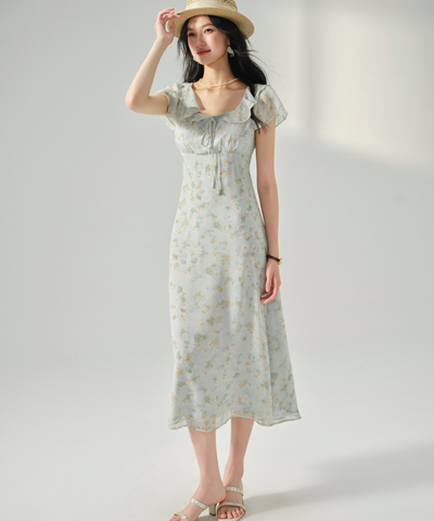 フリルスリーブ胸元リボン付きワンピース