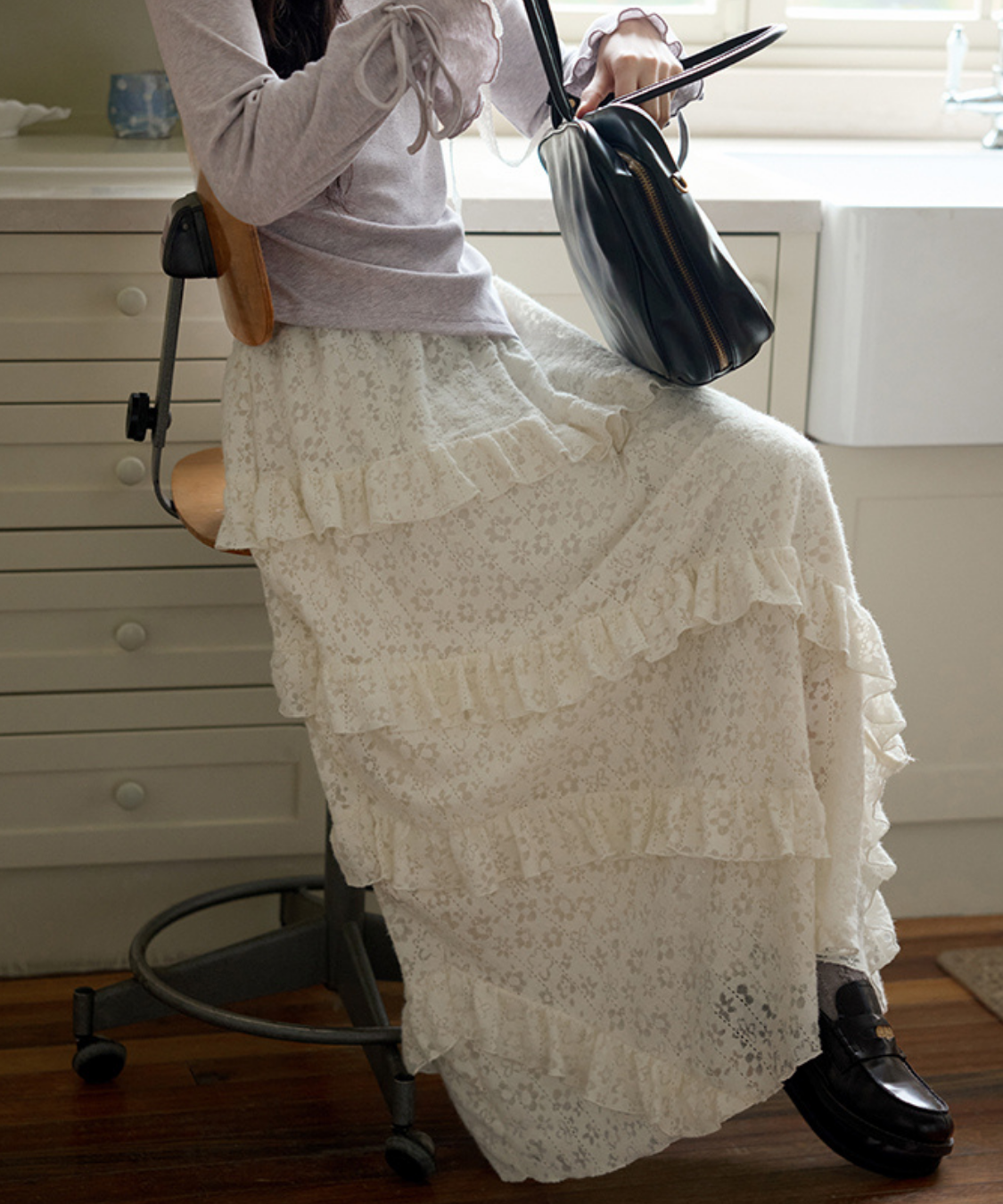 斜めフリルティアードレーススカート