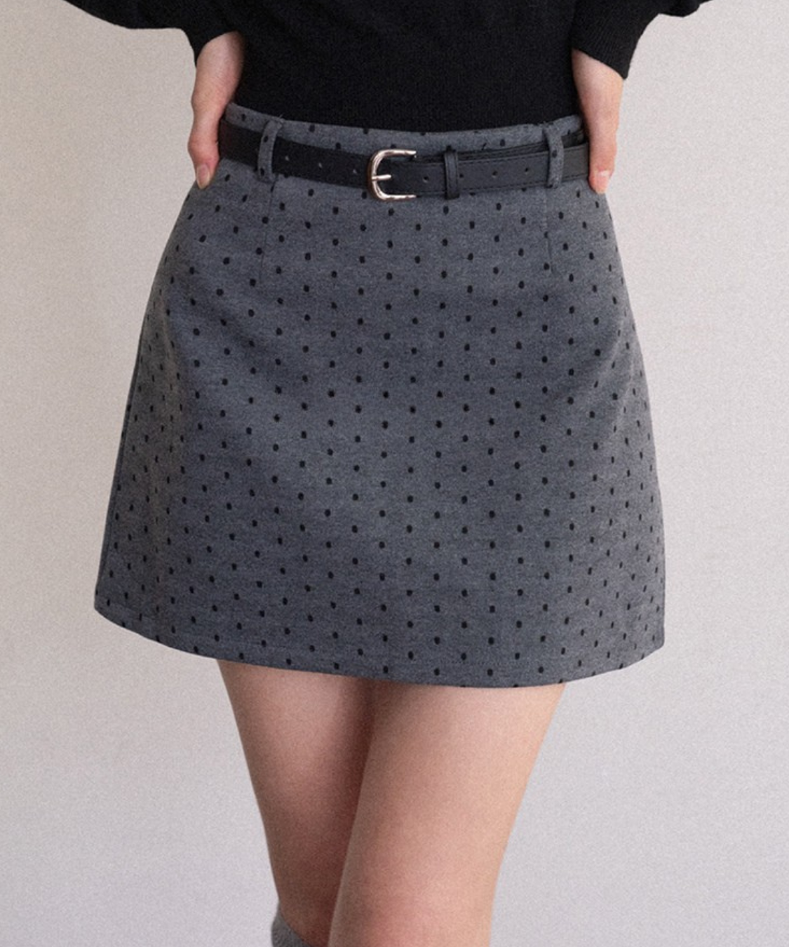 ベルト付きドット柄ミニスカート
