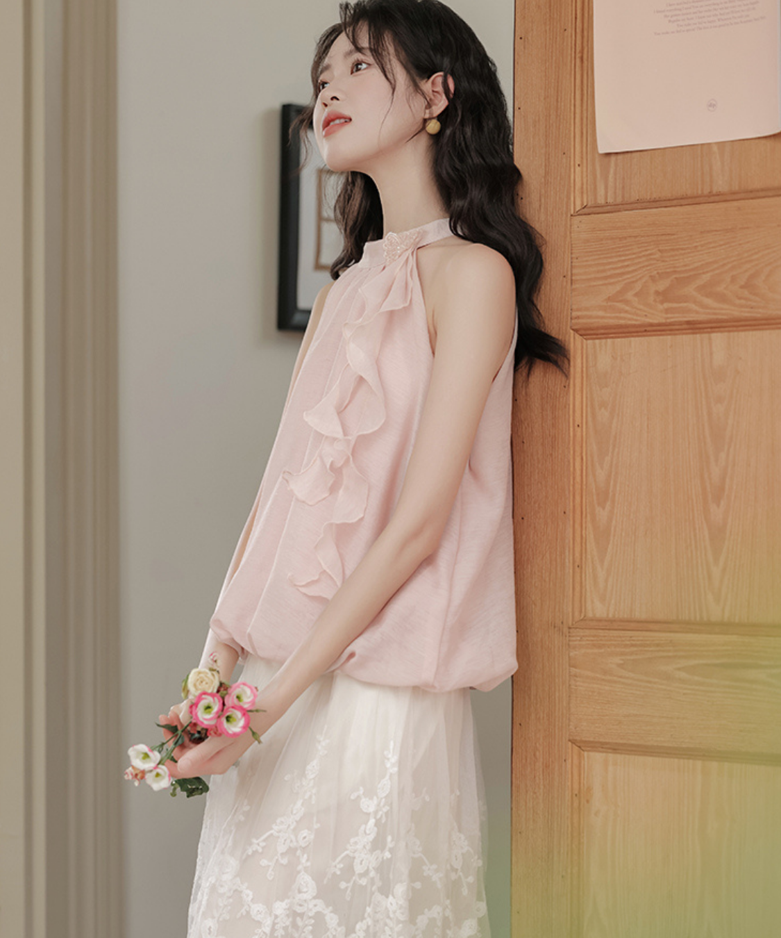 ホルターネックバルーンシルエットブラウス