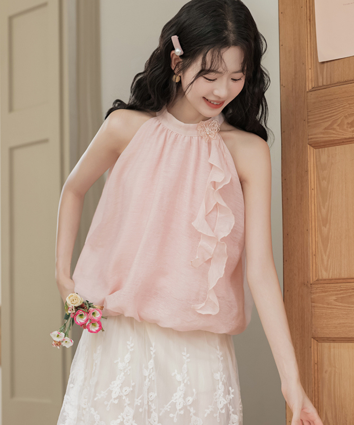 ホルターネックバルーンシルエットブラウス