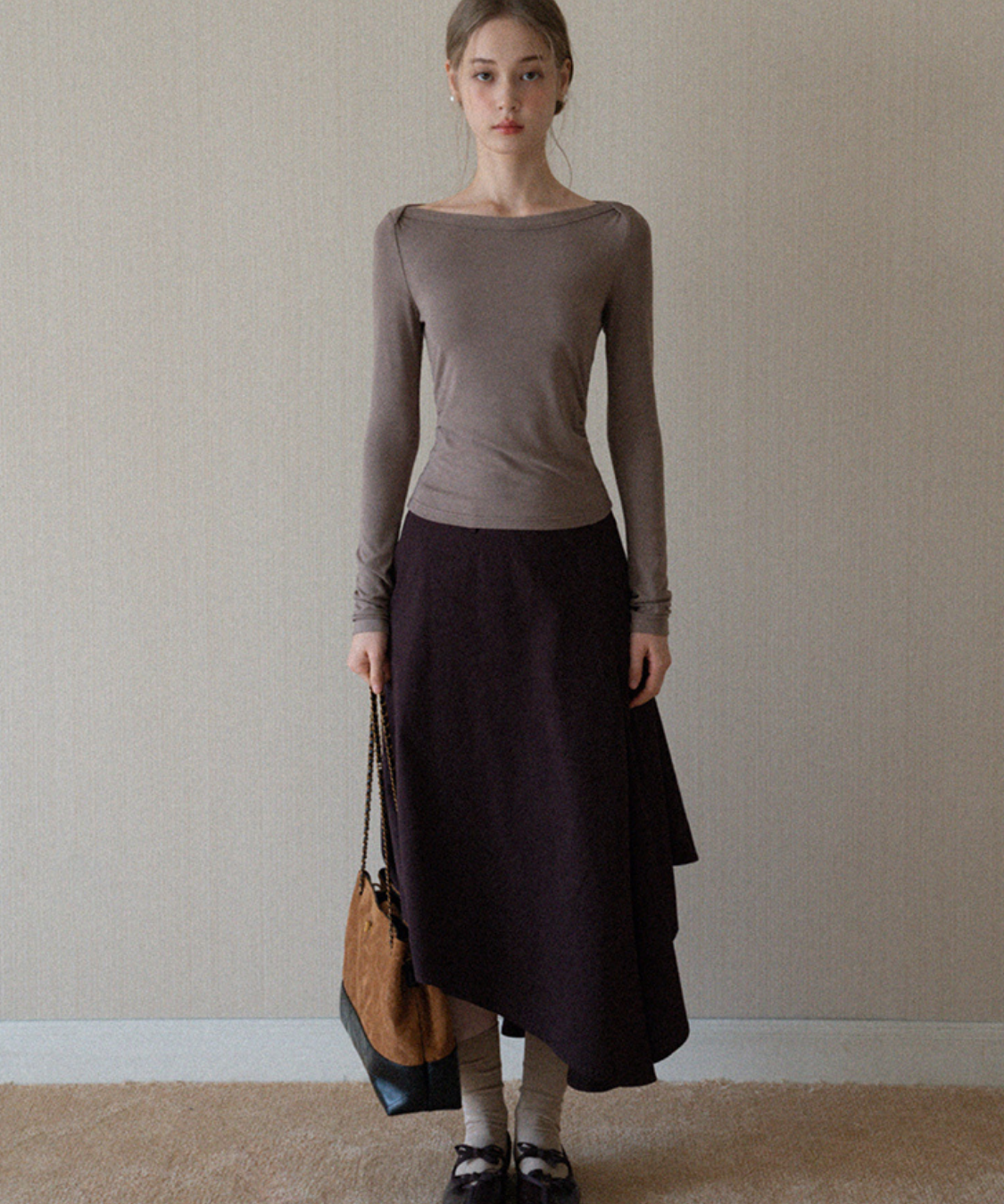 アシンメトリーヘムフレアスカート