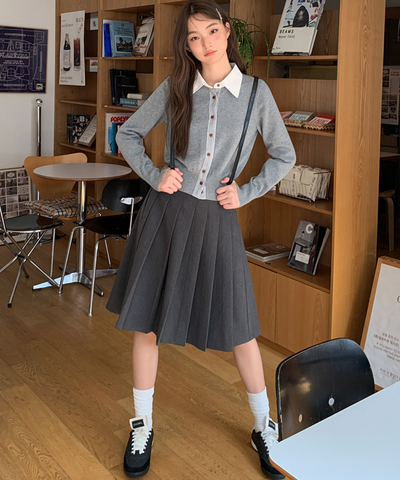 フリル巻き風アクセント付きプリーツスカート