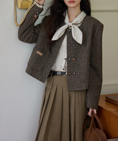 ベルトループ付きボックスプリーツミモレスカート