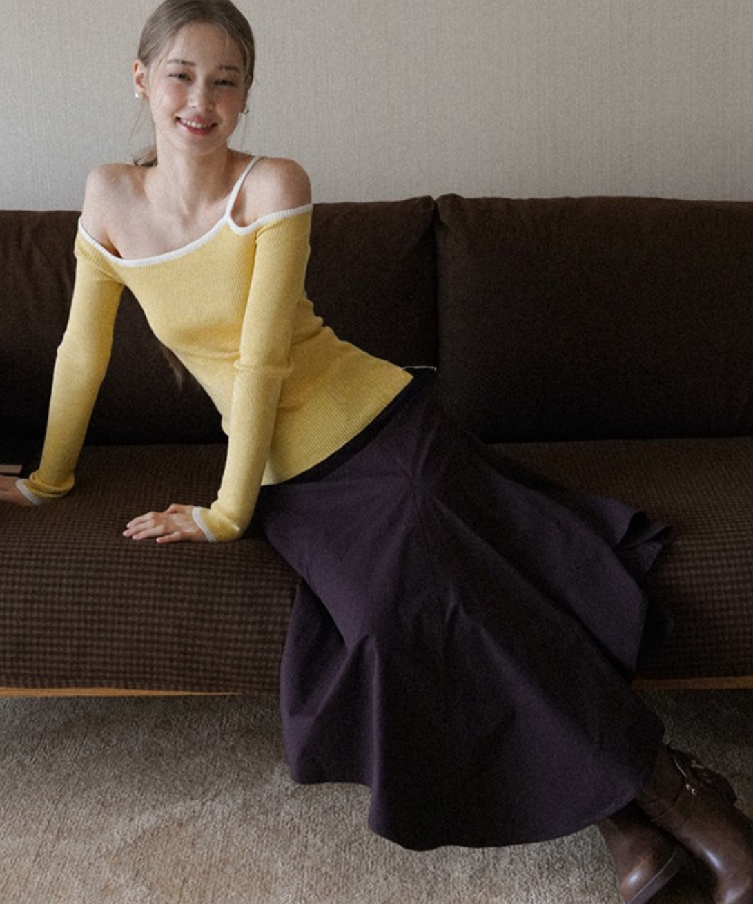 アシンメトリーヘムフレアスカート