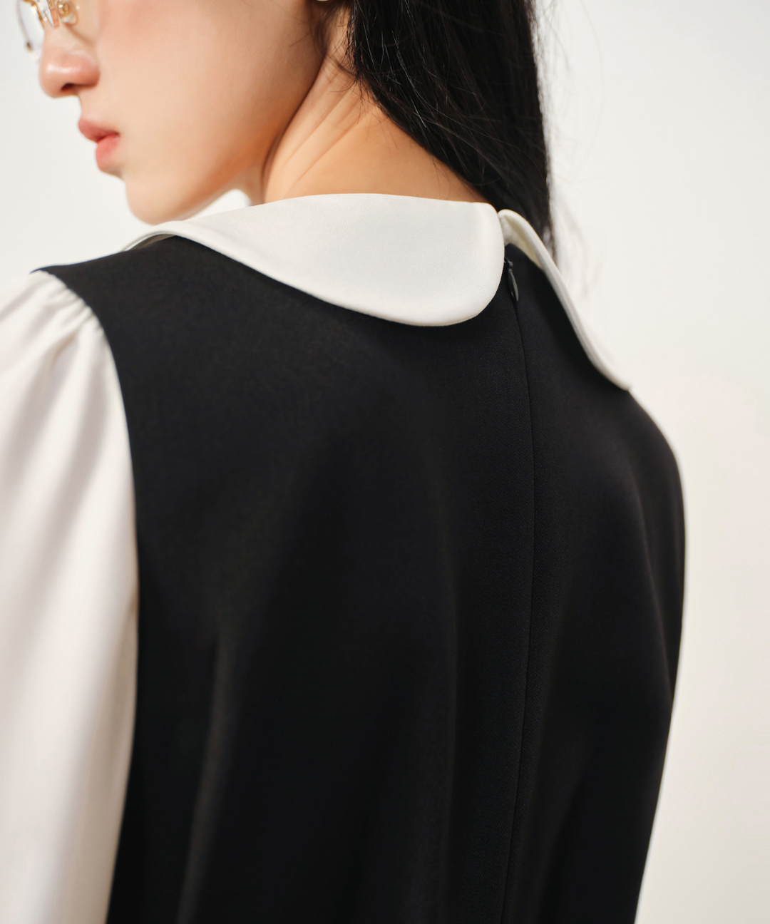 IRENE ネイビー/ブラック ジャンパー HeRIN.CYE | Back slit poncho (その他アウター ) |SHEL'TTER