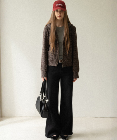 ベルト付きブラックフレアデニムパンツ