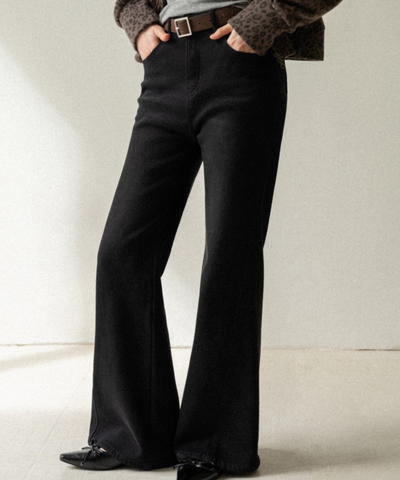 ベルト付きブラックフレアデニムパンツ