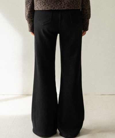 ベルト付きブラックフレアデニムパンツ