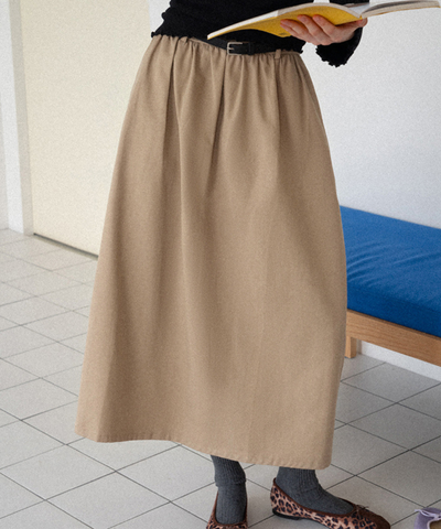 ベルトポーチ付きギャザーロングスカート