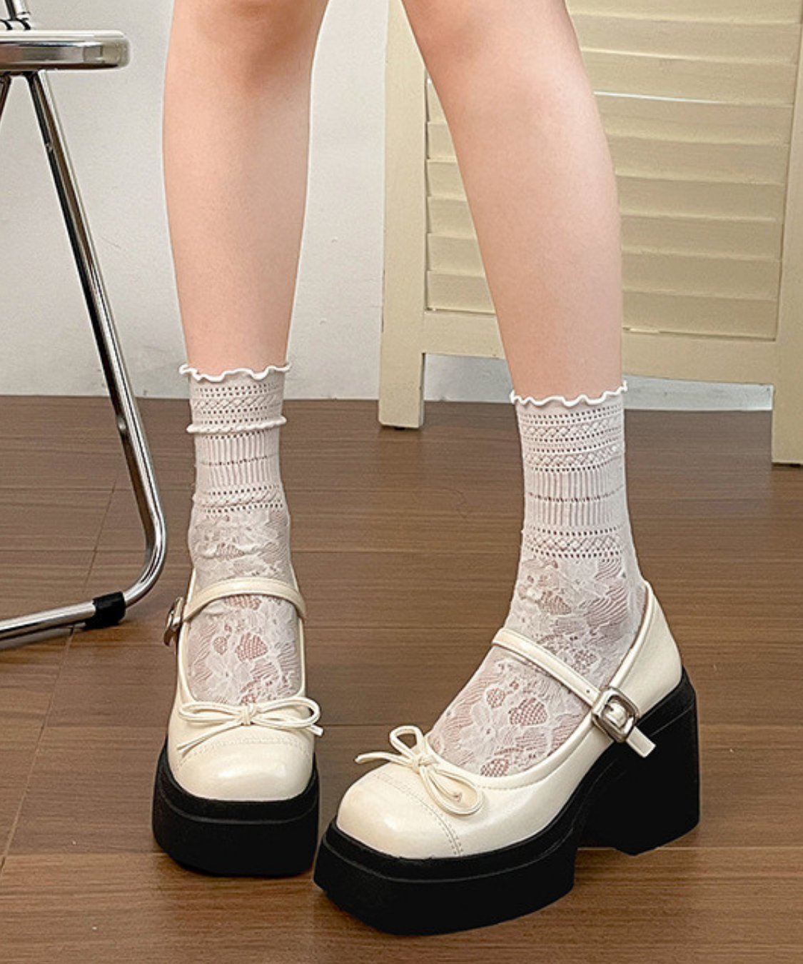 ストラップ付きリボンチャンキーシューズ