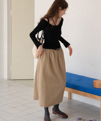 ベルトポーチ付きギャザーロングスカート