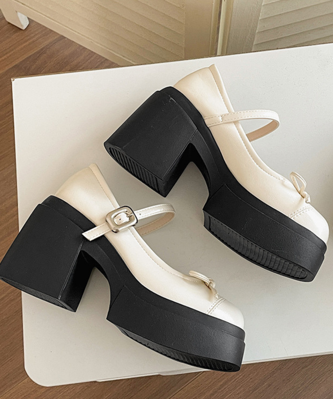 ストラップ付きリボンチャンキーシューズ