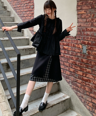 ダッフルボタン付きレイヤード風チェックスカート