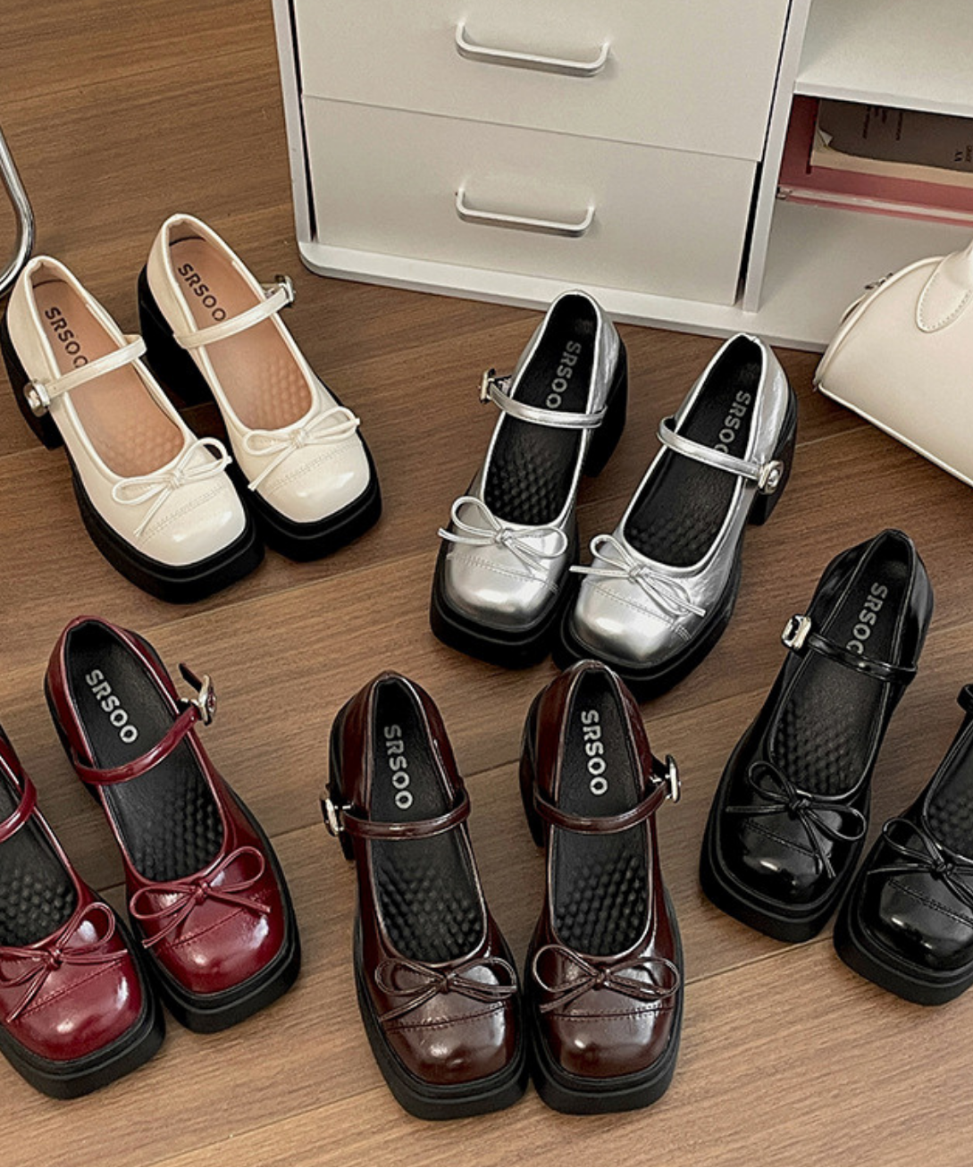 ストラップ付きリボンチャンキーシューズ