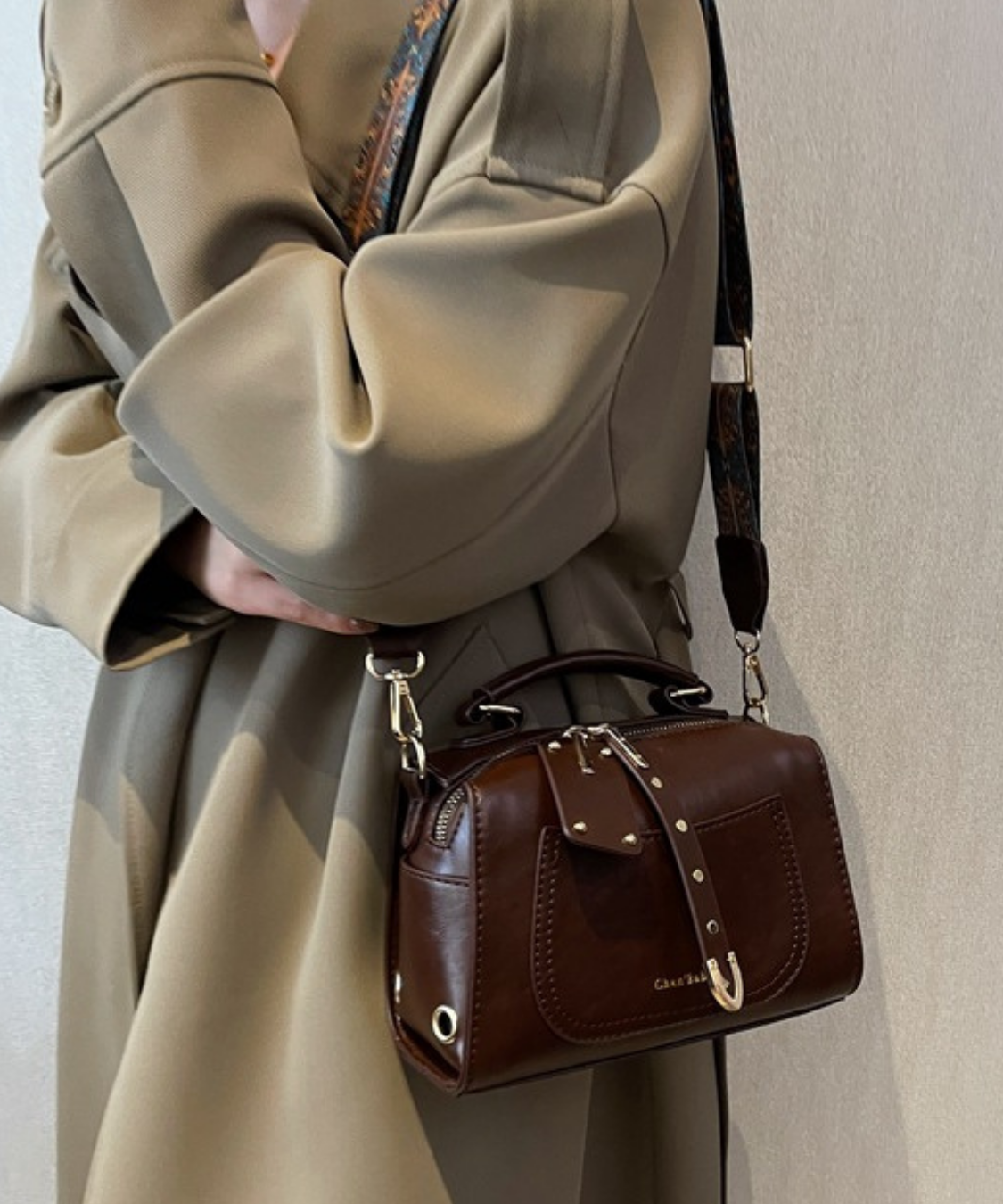 ベルトフラップ2wayレザー調スクエアバッグ