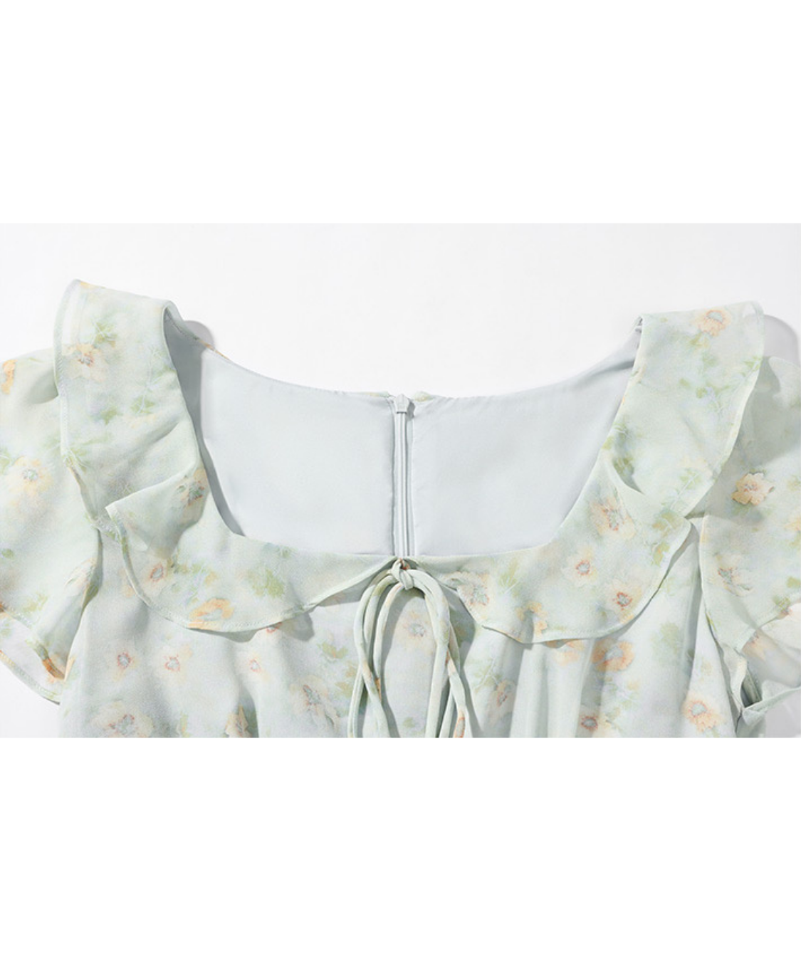 フリルスリーブ胸元リボン付きワンピース