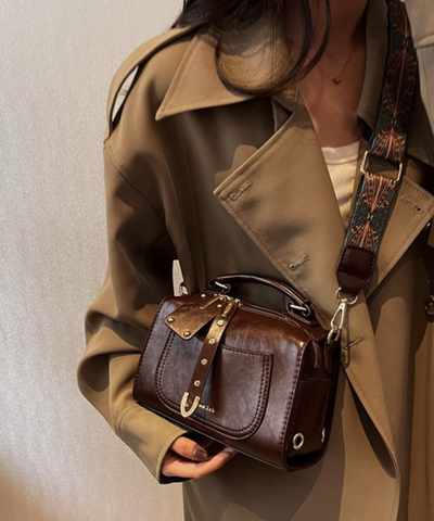 ベルトフラップ2wayレザー調スクエアバッグ