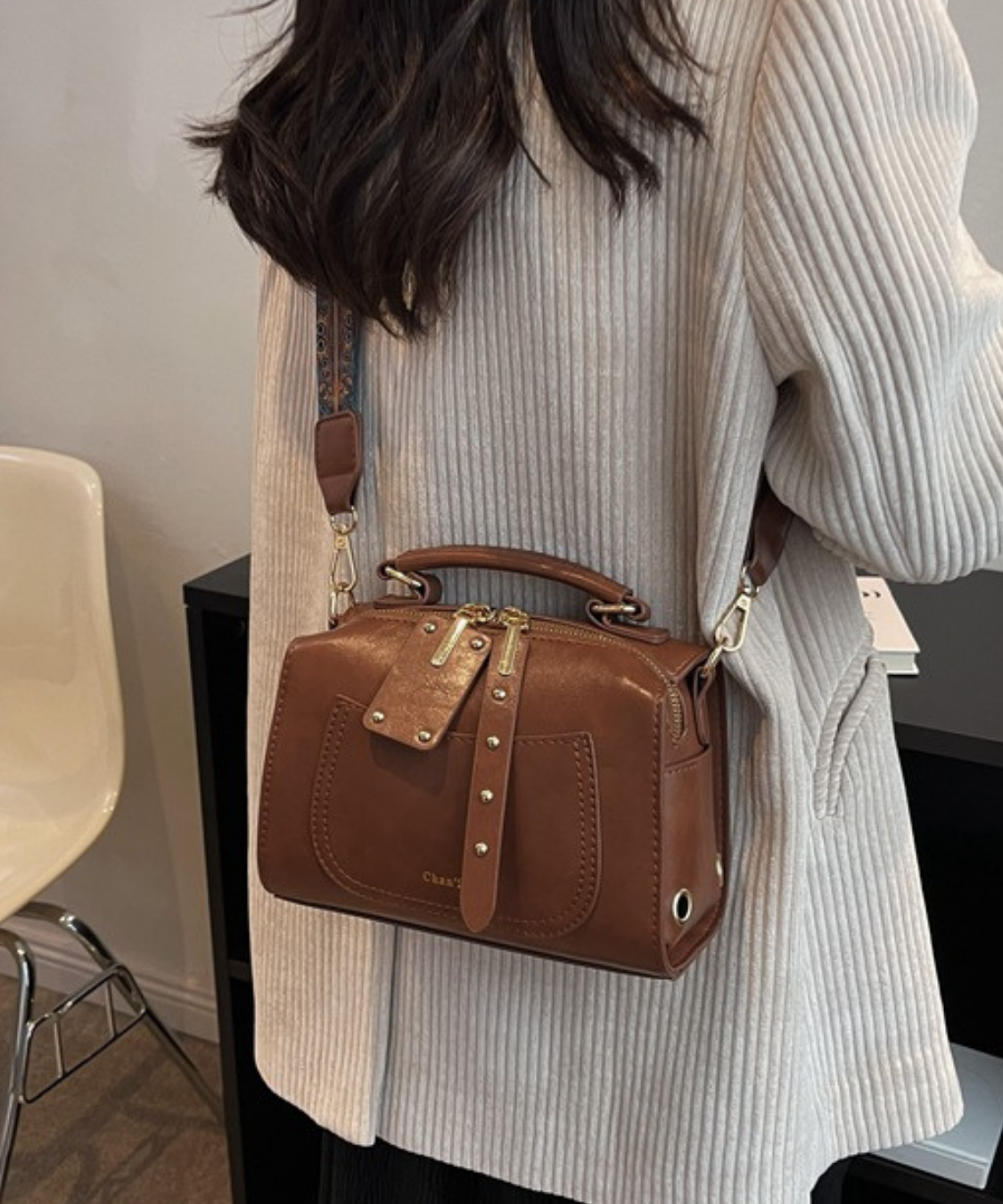 ベルトフラップ2wayレザー調スクエアバッグ