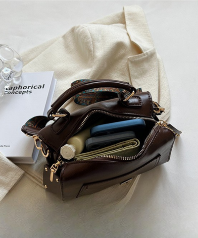 ベルトフラップ2wayレザー調スクエアバッグ