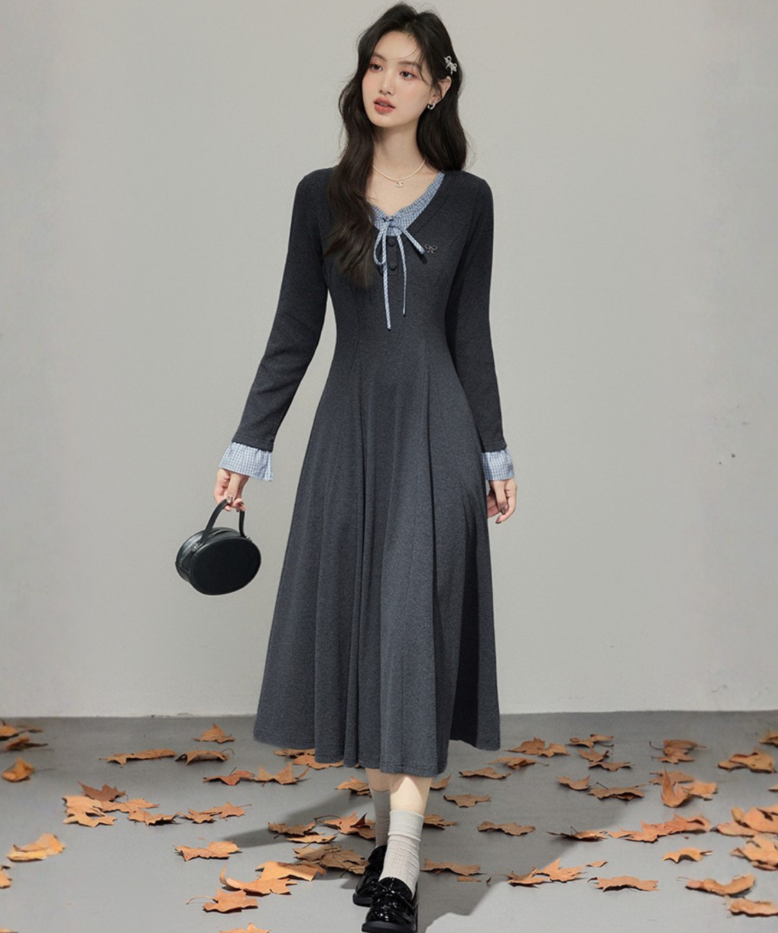 チェックカフスVネックフレアニットワンピース