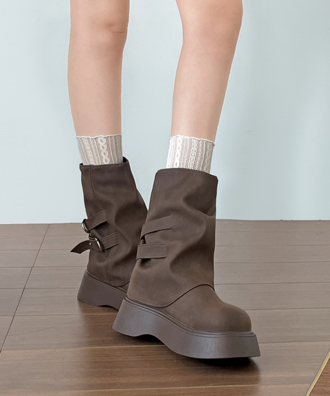 フェイクレザーダブルベルトミドルブーツ