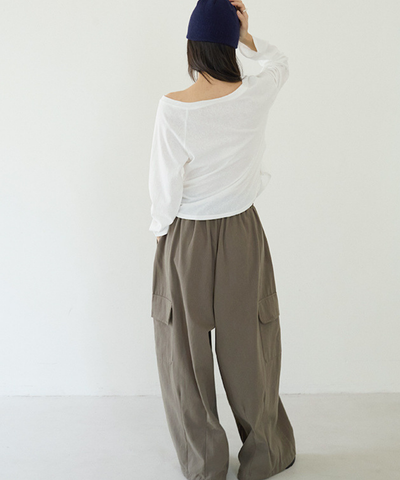リラックスカーゴワイドパンツ