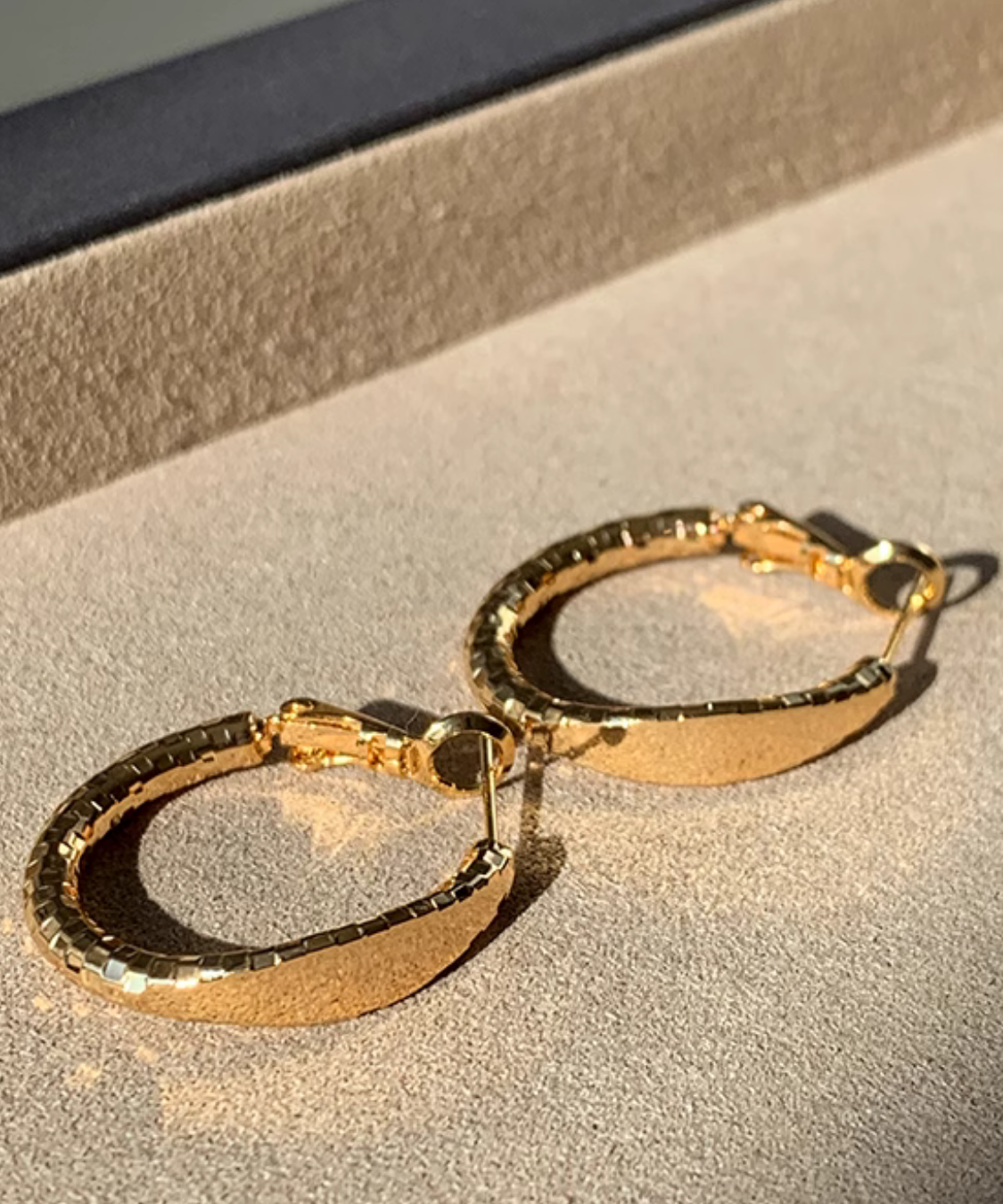 メタリックカットフープピアス