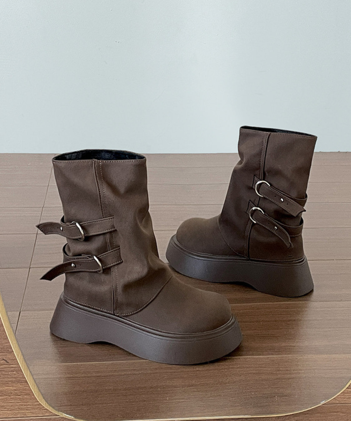 フェイクレザーダブルベルトミドルブーツ