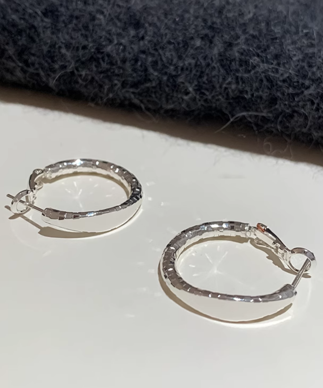 メタリックカットフープピアス