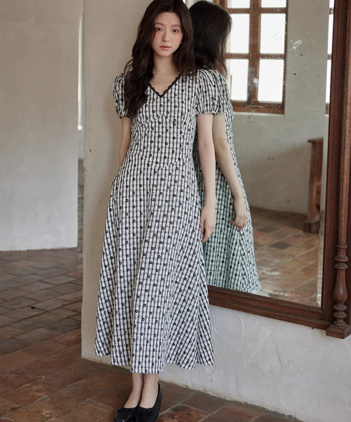 レースVネック花柄刺繍チェックワンピース