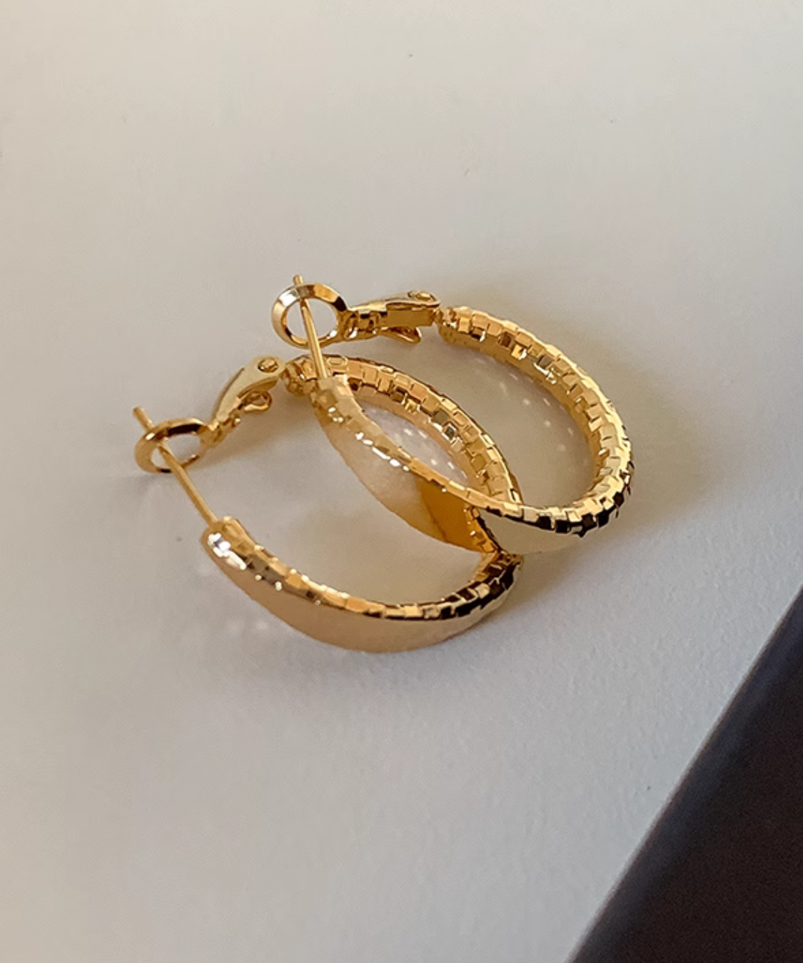 メタリックカットフープピアス