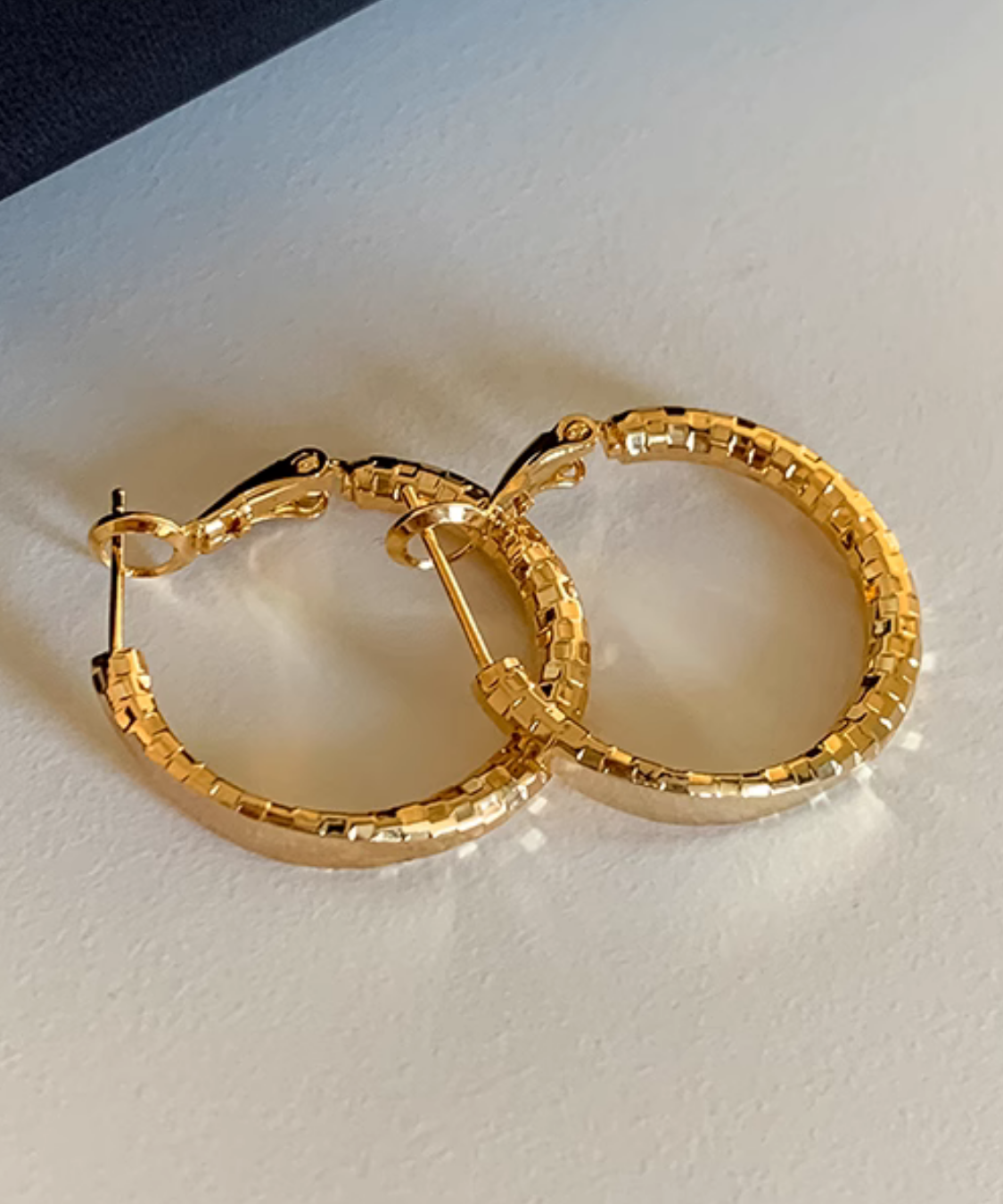 メタリックカットフープピアス
