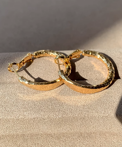 メタリックカットフープピアス